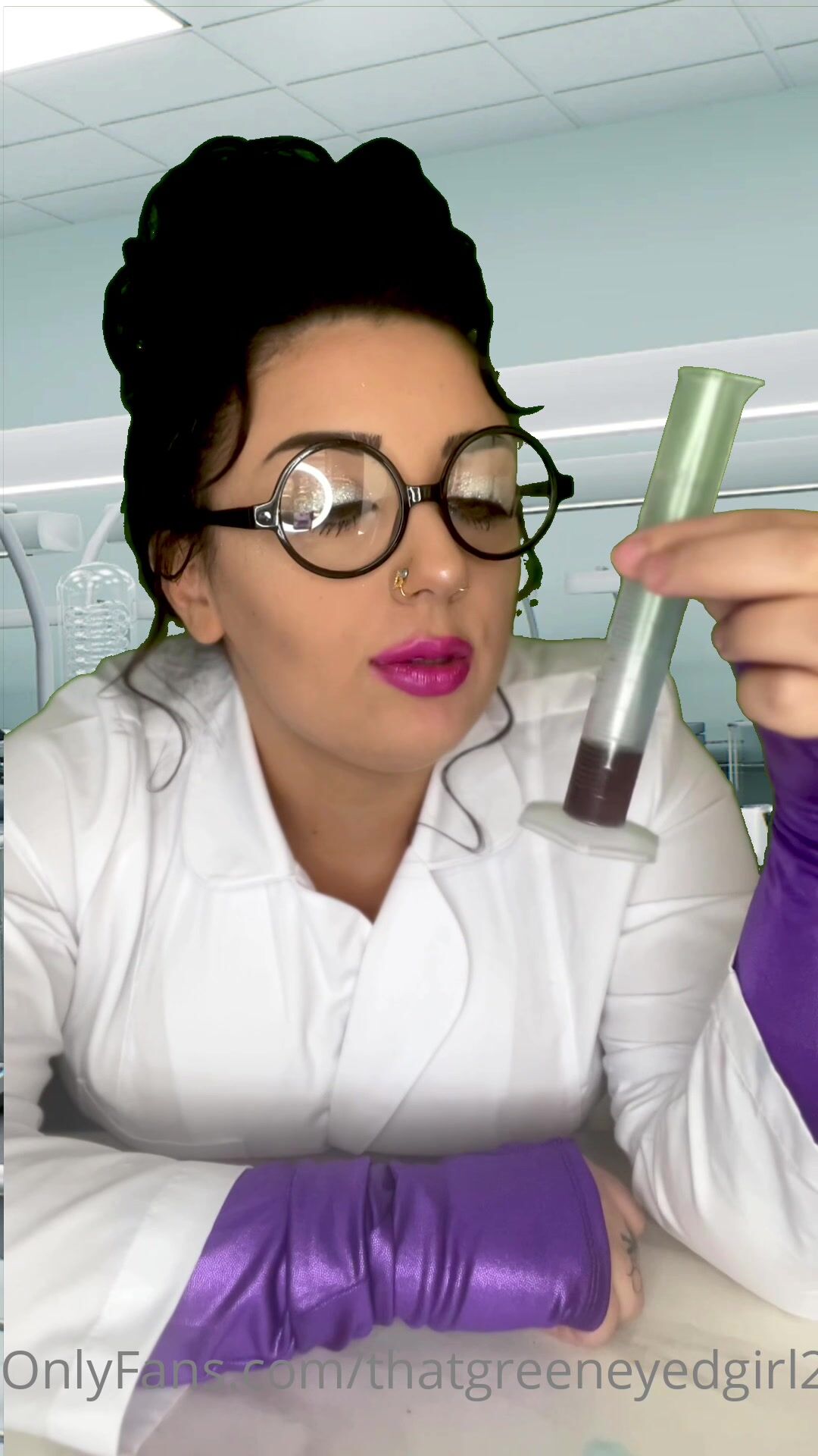 Greeneyedgirl scientist bimbo