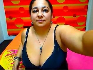 Romanian gypsy Wetjeannette showing her big tits