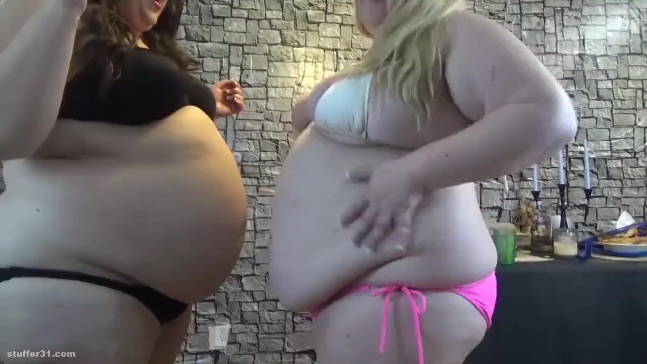 LaylaBBW & Sexy Signature Belly Bumping