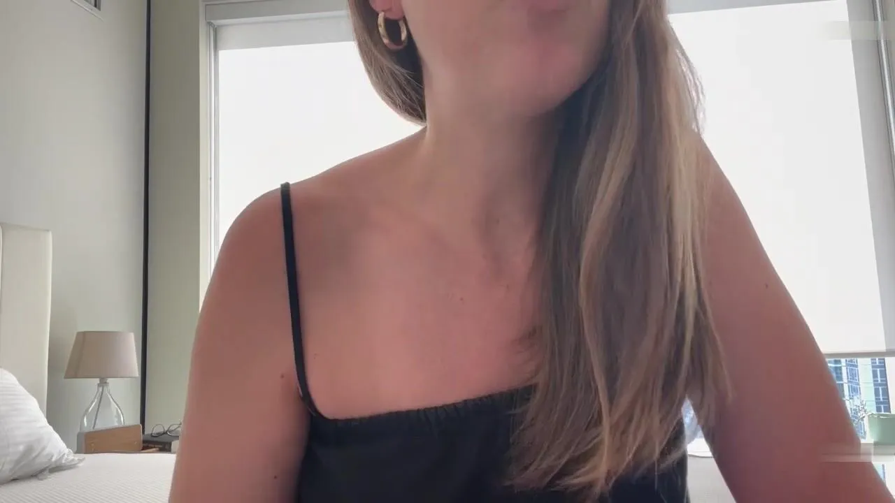 Nicolette Bloom  Mommy Loves Your Bully