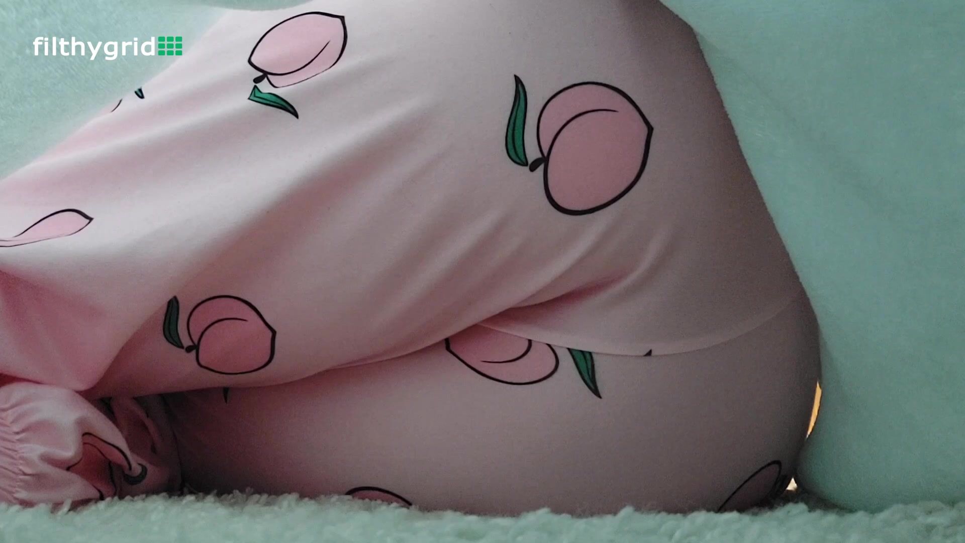 pov dutch oven goddess peach