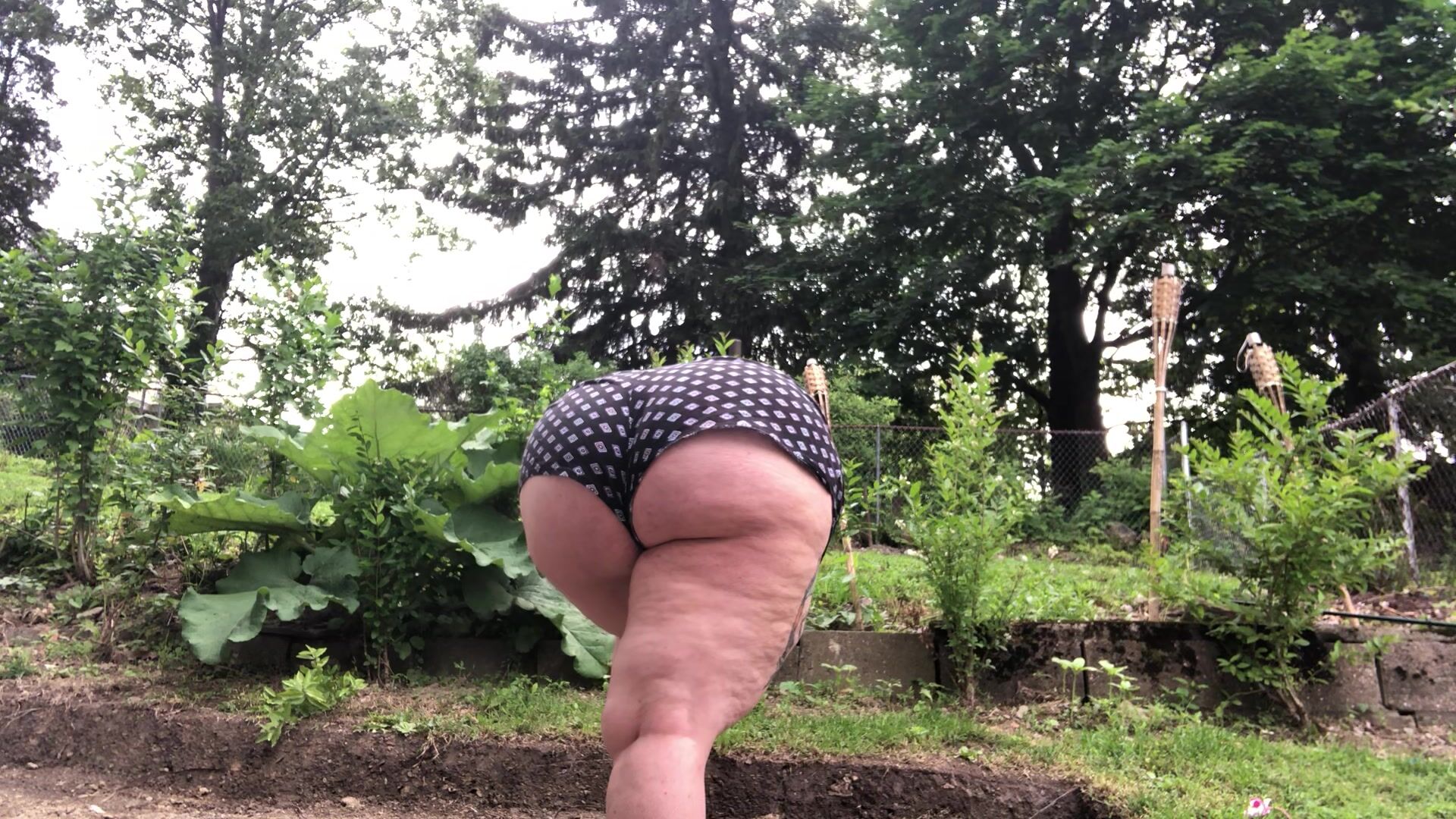 BBW Margot - Backyard jiggle