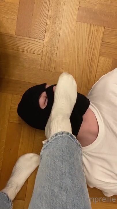 mistress Ellie _ lick dirty socks