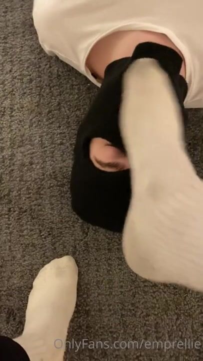 mistress ellie _lick dirty gym socks