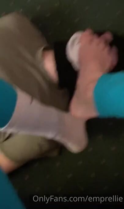 Empress Ellie  - worship dirty gym socks