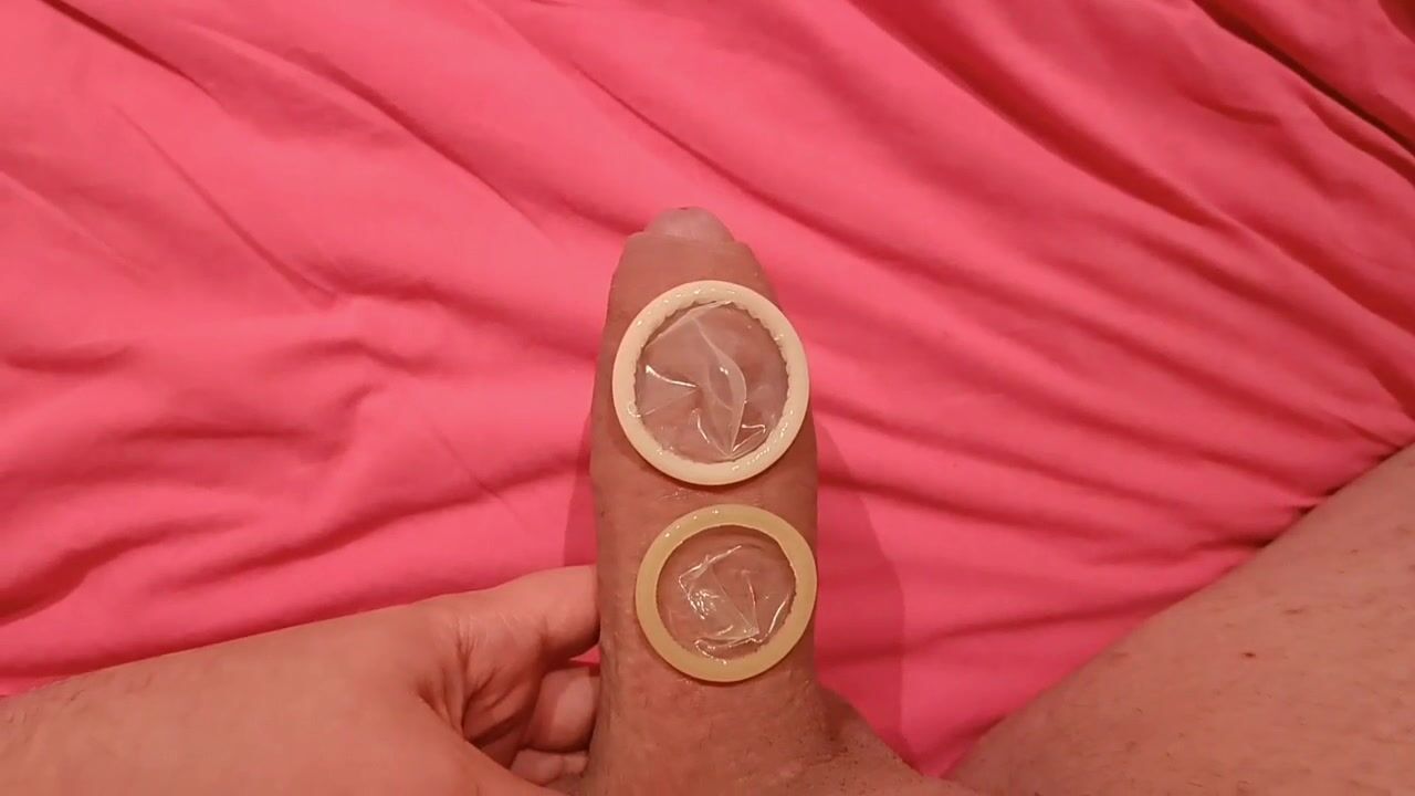 G3cko tgirl trying condom