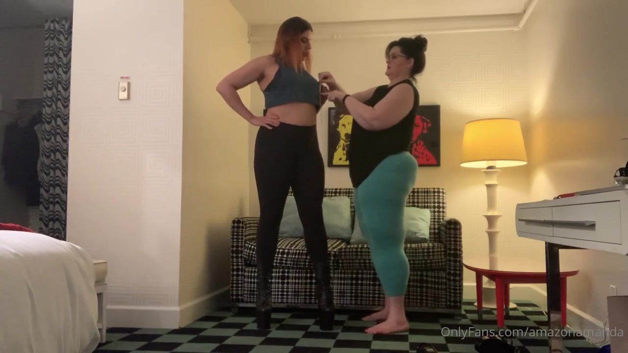 Tall 6'3 amazon amanda and 6'1 goddess gia height compare