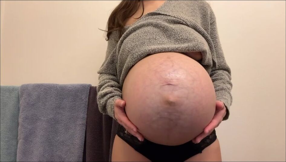 Fayemama - Pregnant Undressing