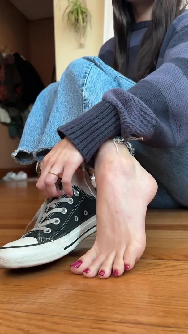 Sockless converse black