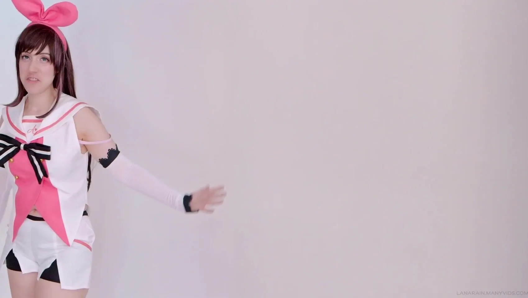 Lana Rain - Kizuna Ai Streams Her Own Degeneracy