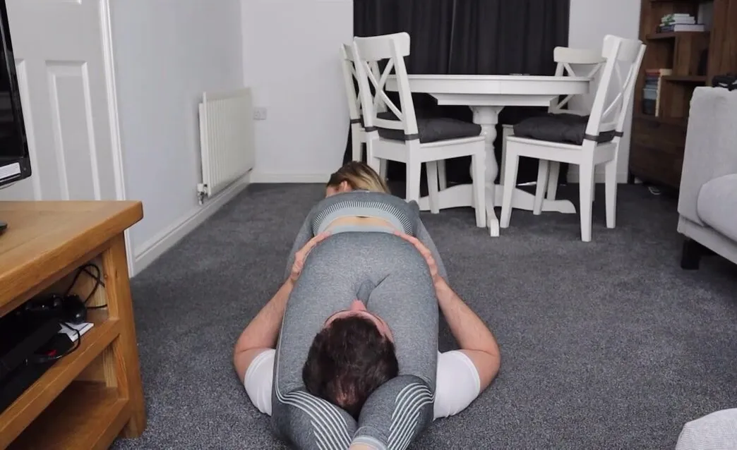 Couple headscissors challenge