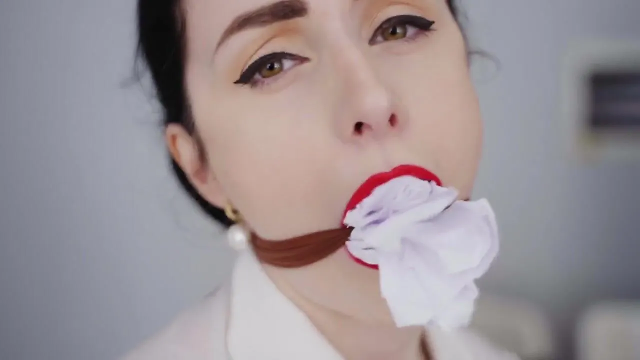 Miss Ellie Mouse -- secretary bondage