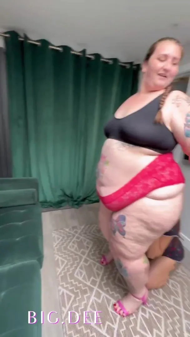 Giant bbw and small girl