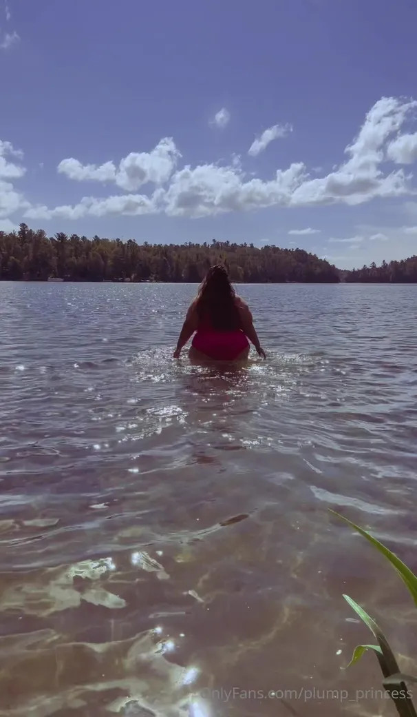 Plump Princess Say Goodbye To Summer
