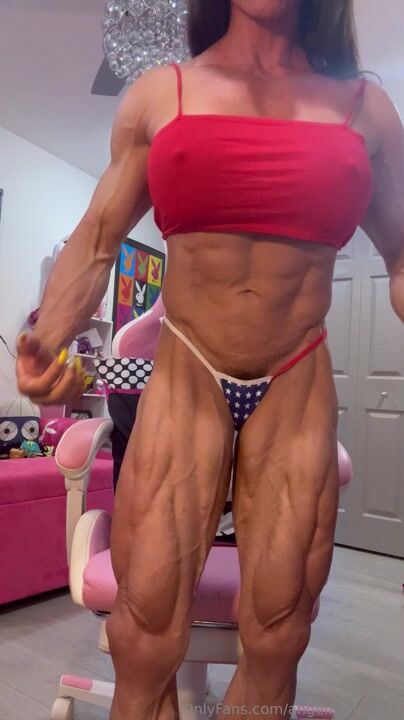 super muscular show her abs and veins