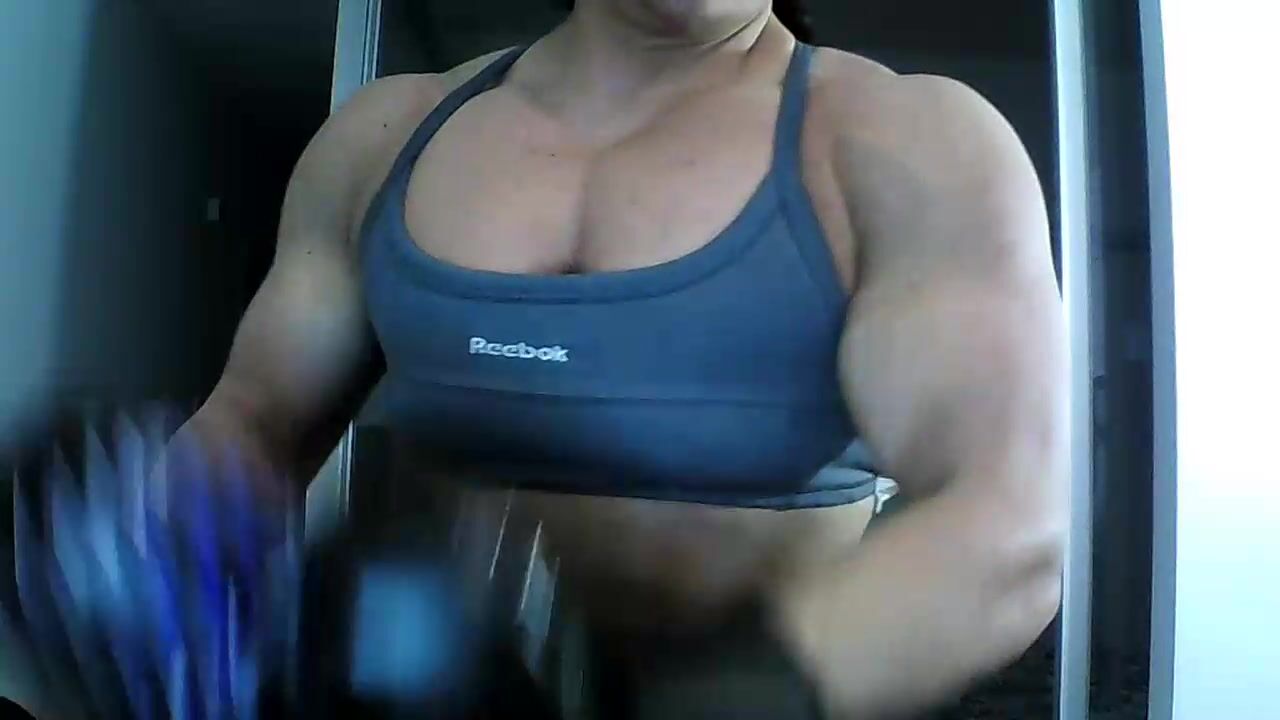 Fbb Mona - Boxing and flexing