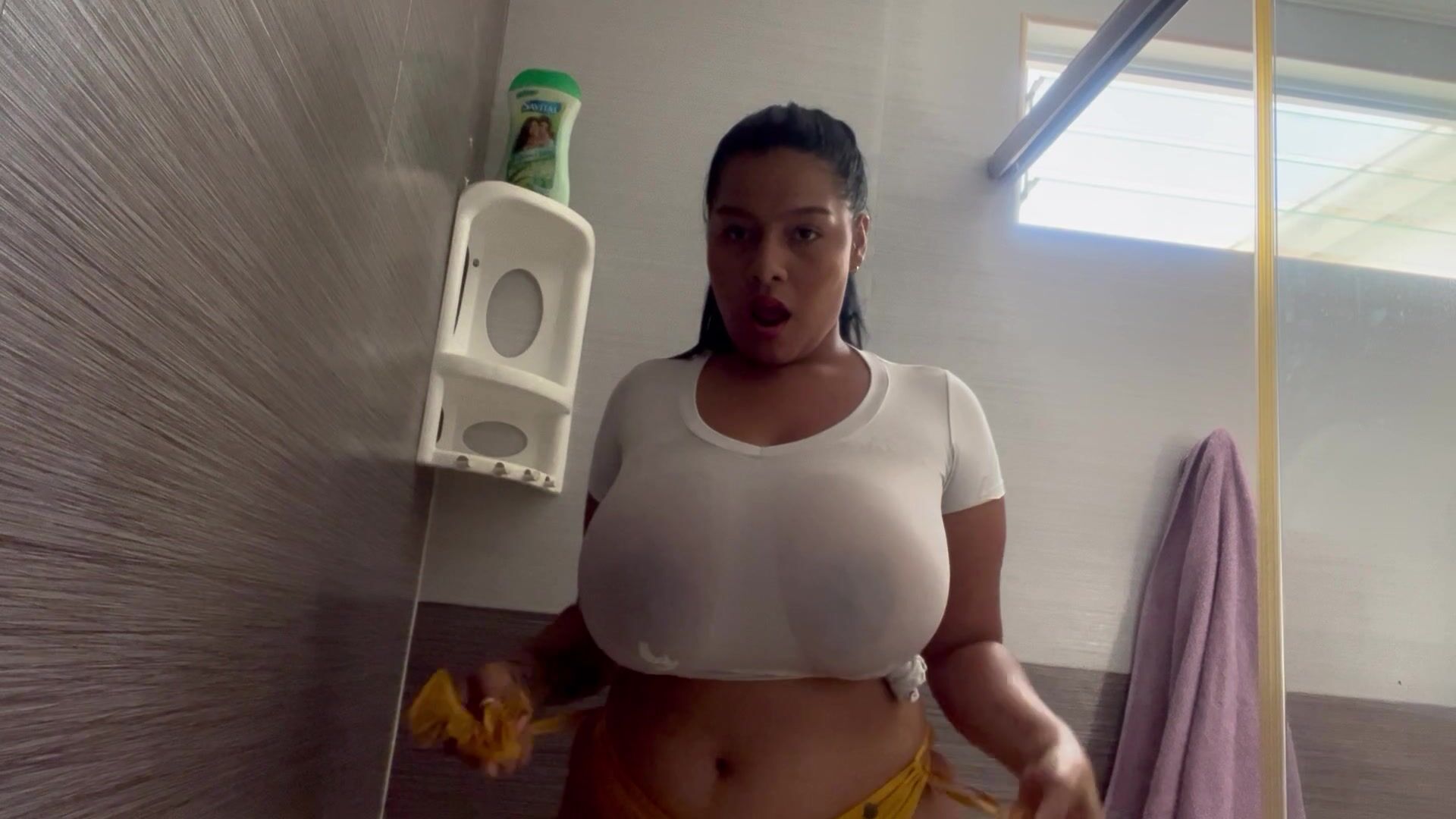 Rachel_bigboobs