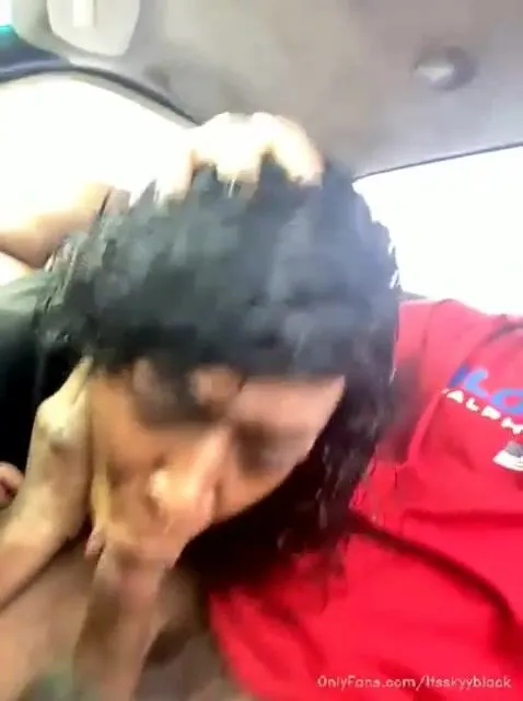 big booty girl giving head