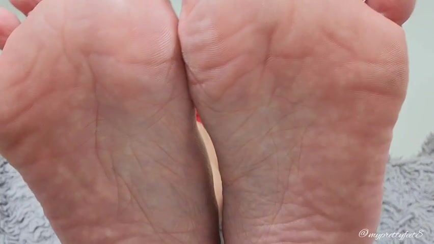 Myprettyfeet8 - feet and sock smother pov