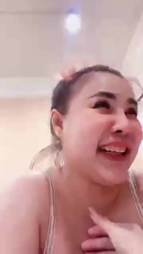 Thai bimbo fb live - Non nude