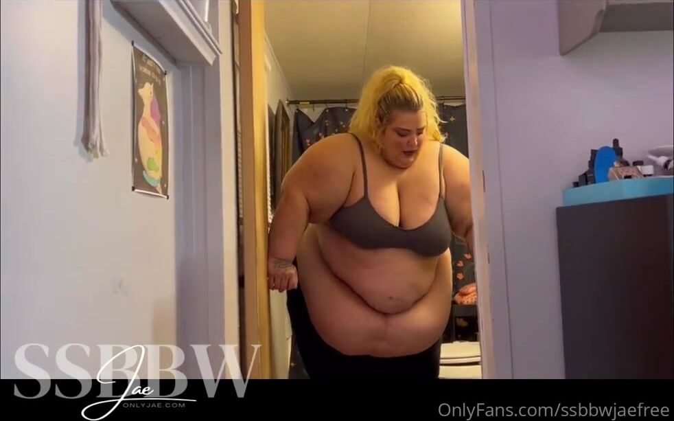 SSBBW Jae weigh in