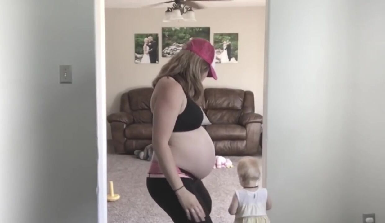 Baby Momma Dance