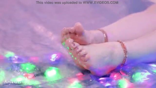 Arya Grander Candy Feet