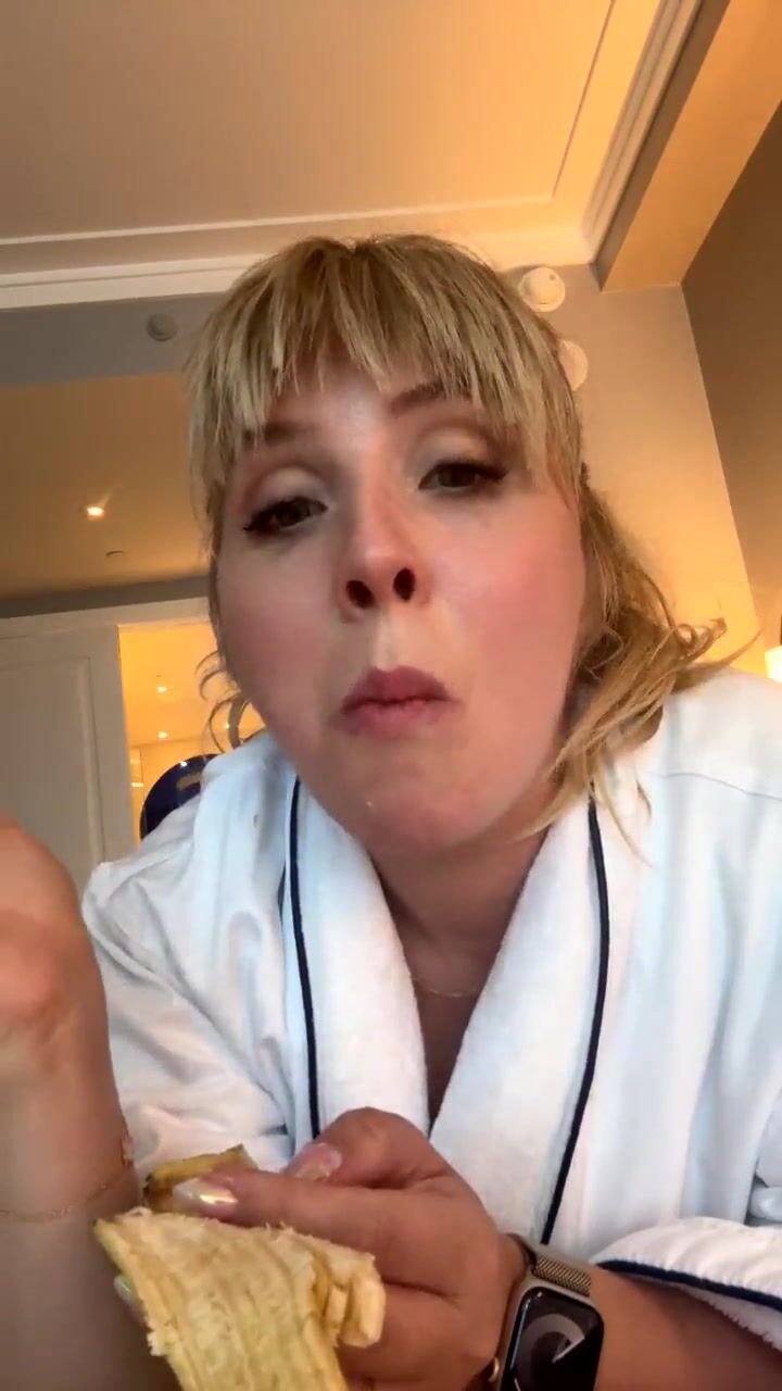 Lena Paul's Livestream