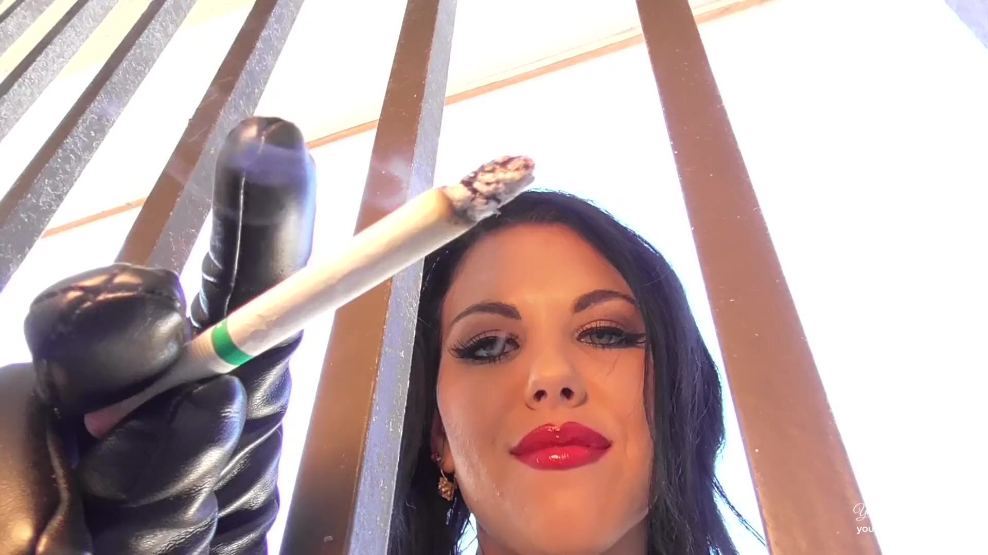 Young Goddess Kim - Ashtray behind bars