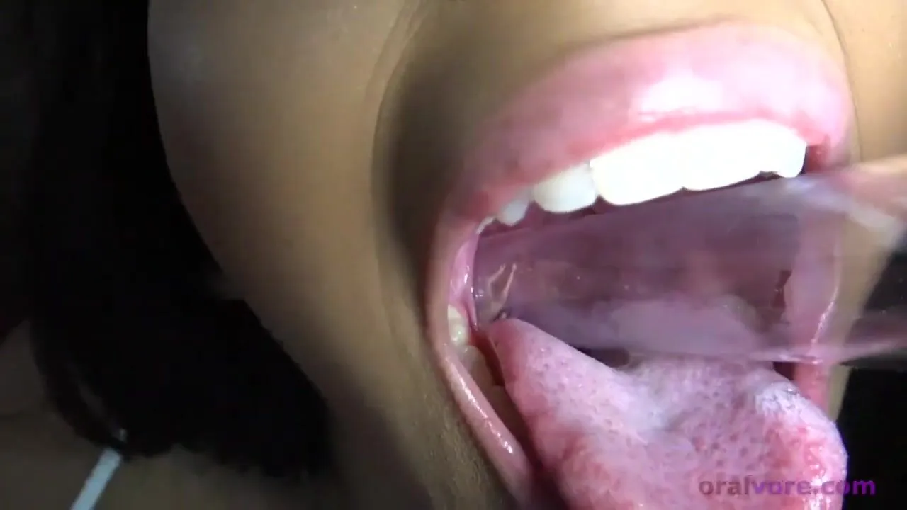 Claudia tiny snack