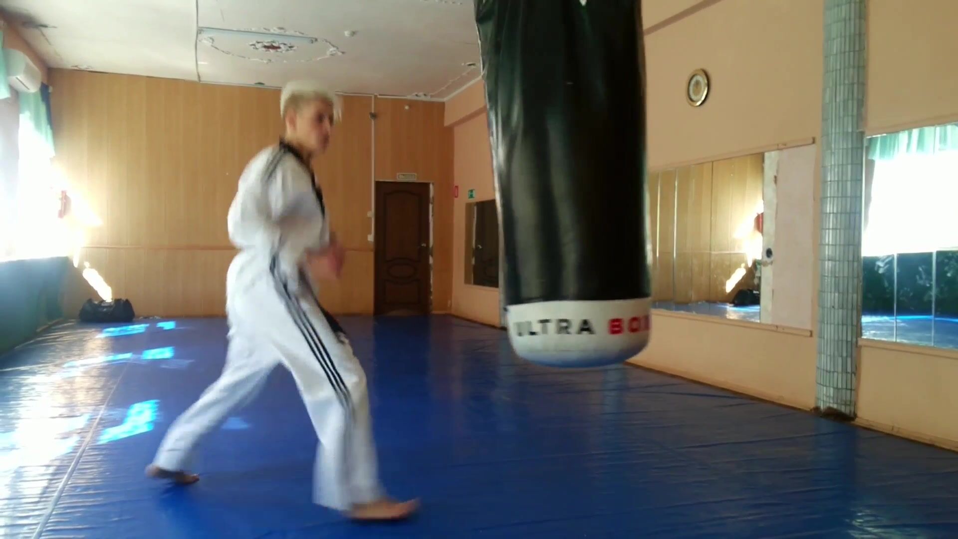 Arina Dobok taekwondo demo