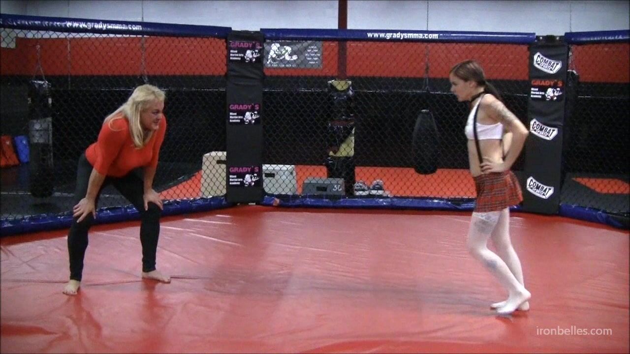 Kasie Cavanugh Fbb Cage Fight