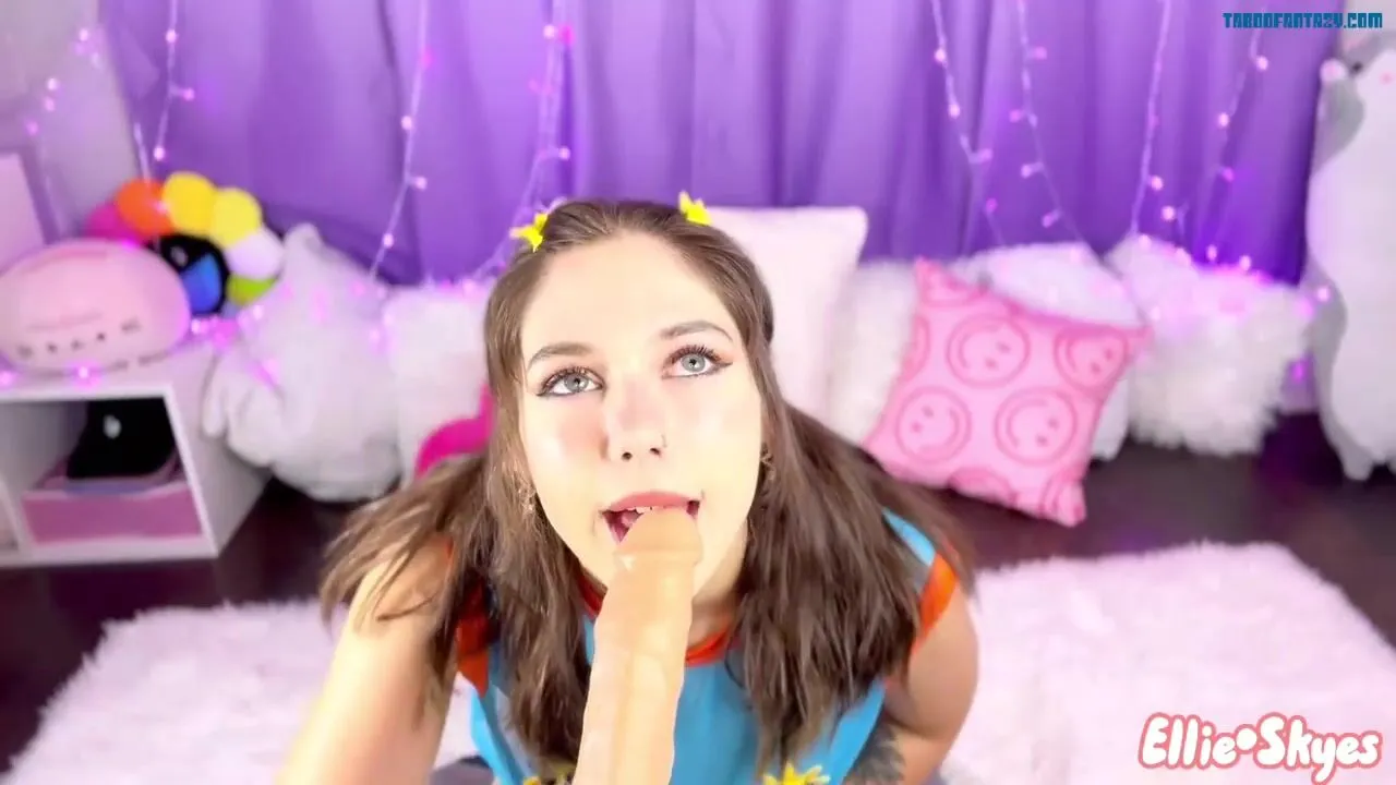 Ellie Skyes - Daddy I need Help with My Swollen Pussy