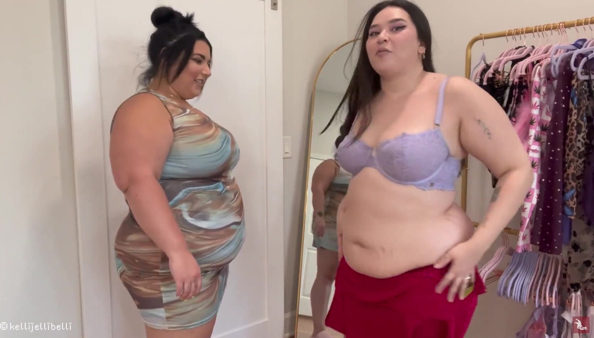 kelli try on