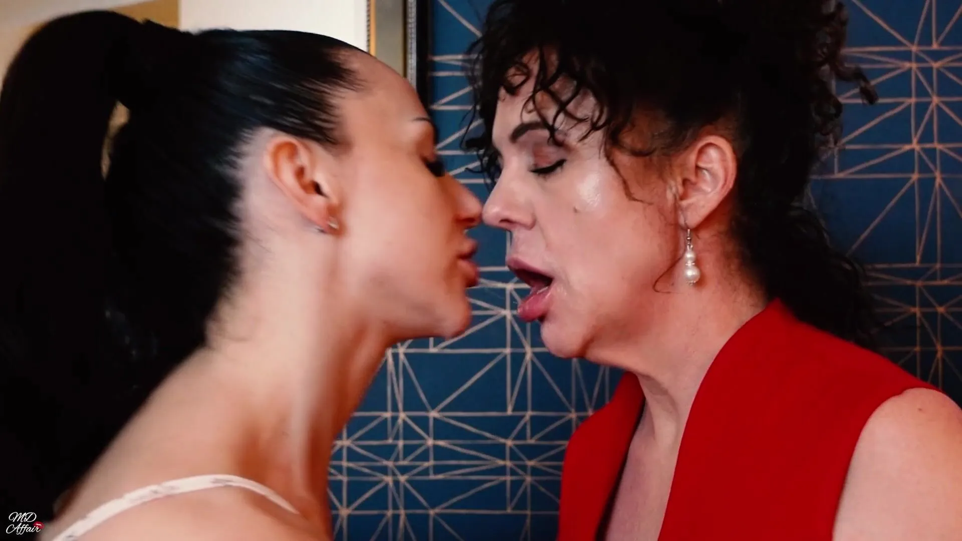 YFM_MamaFiona-SloppyKissesWithStepmom