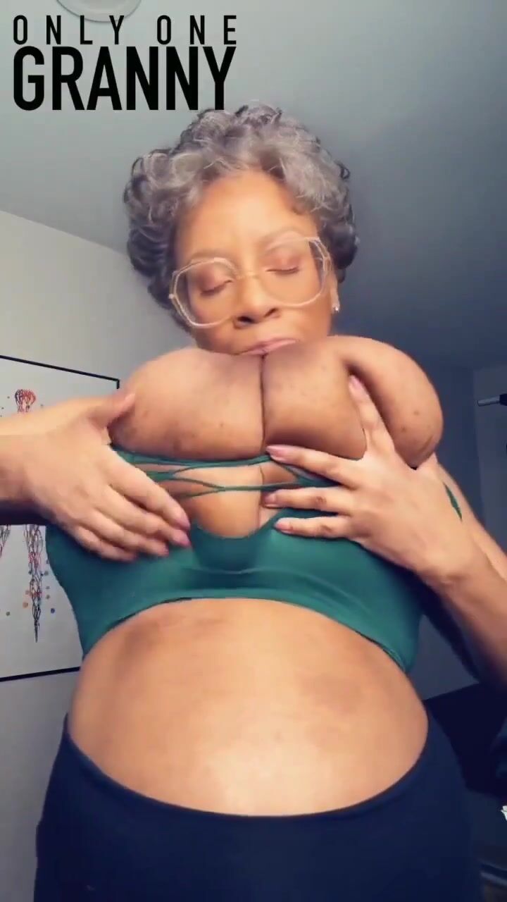 Ebony titty suck