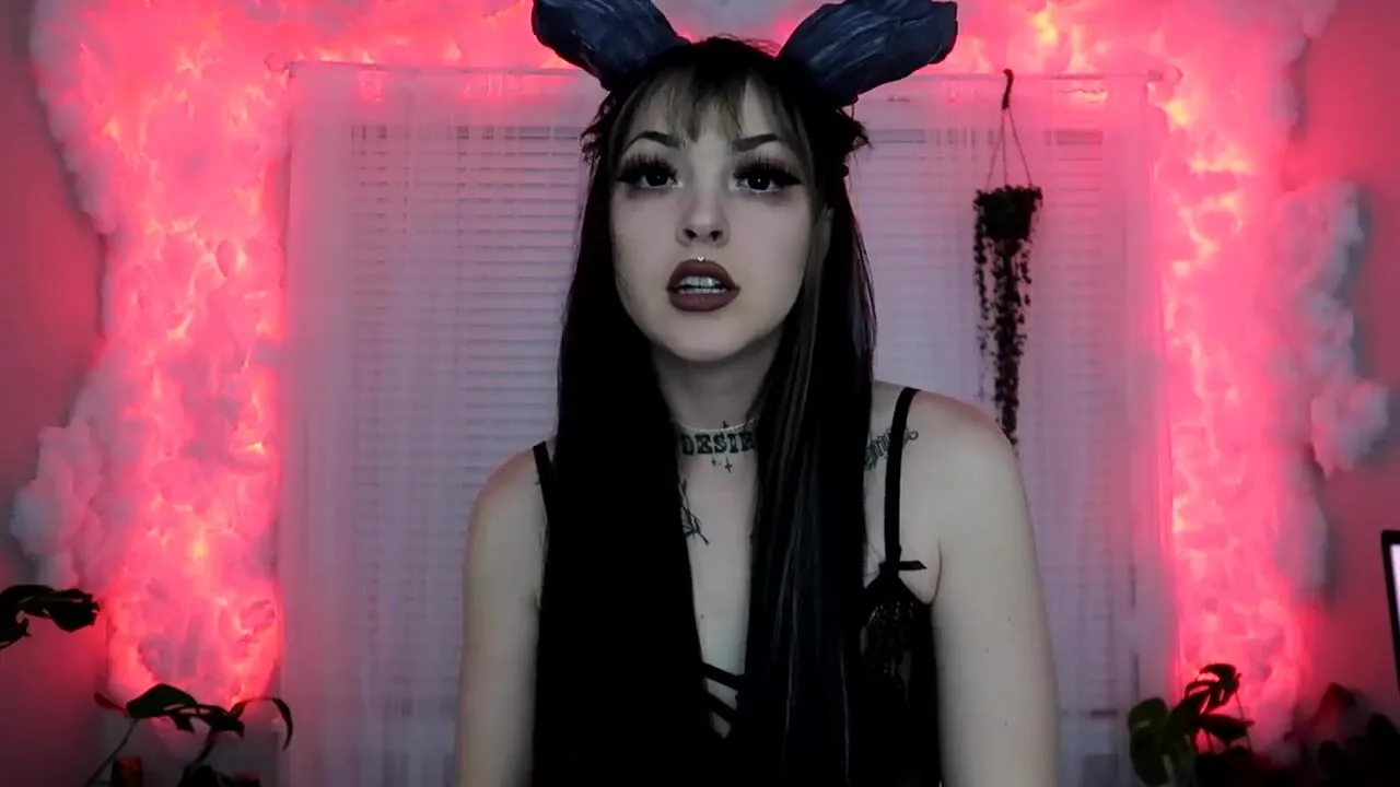 &lt;&gt; Millie Millz (tiinyhottie) -- A succubus cei