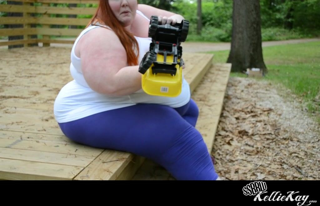 Kellie Kay truck crush ssbbw