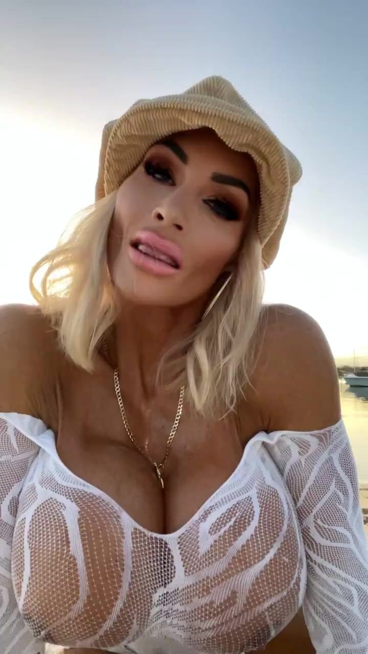 Aussiefitbarbie