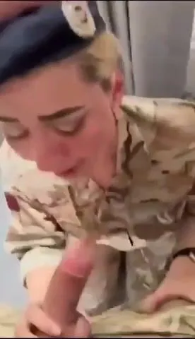 Army Girl deepthroating
