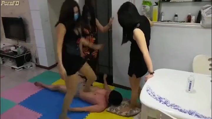 3 chinese trampling barefeet 1