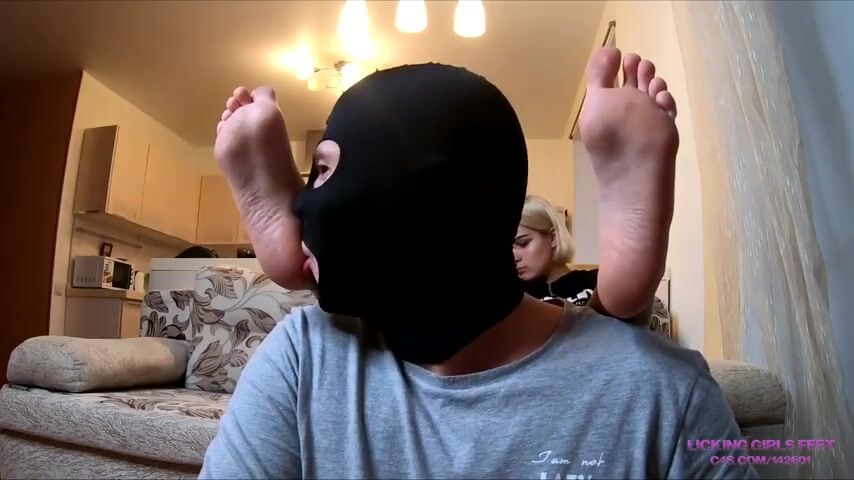 Mistress Karina footfetish