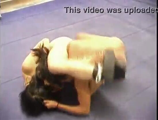 Raven Eve - wrestling