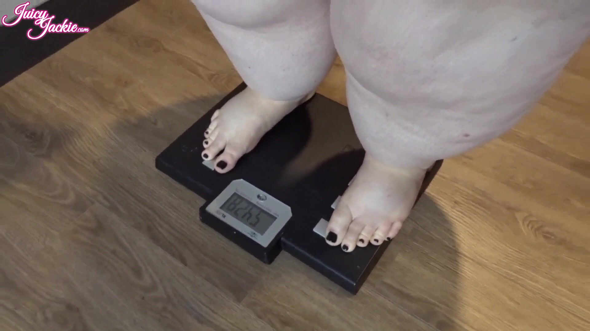 SSBBW Juicy Jackie Weigh in 01-2020