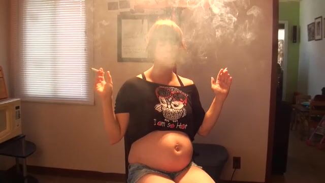 Sexy Babe Smoking Pregnant