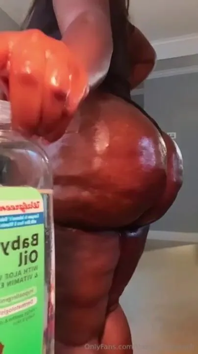 Theoriginalpeach- huge ass shaking