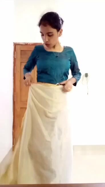 South Indian girl Saree striptease