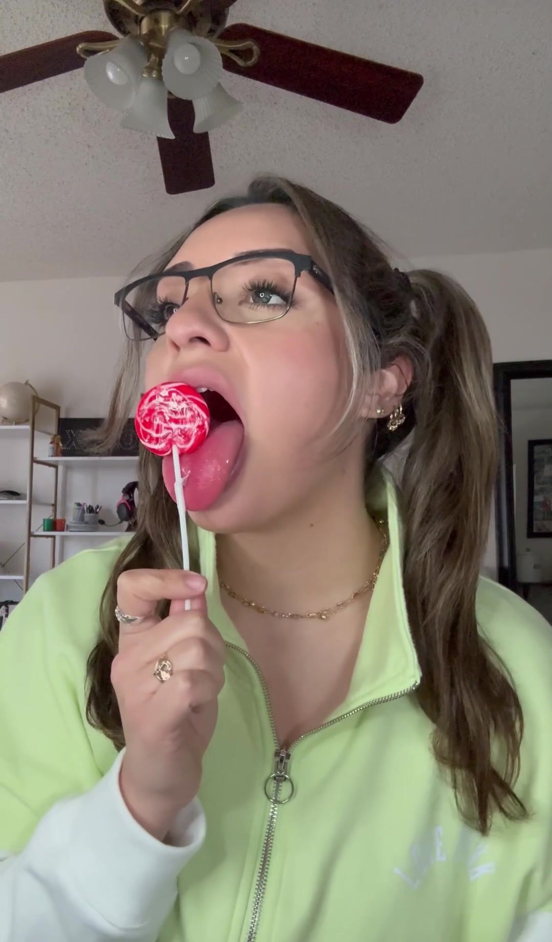 Deep lollipop sucking