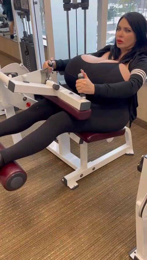 Foxy at the gym 3