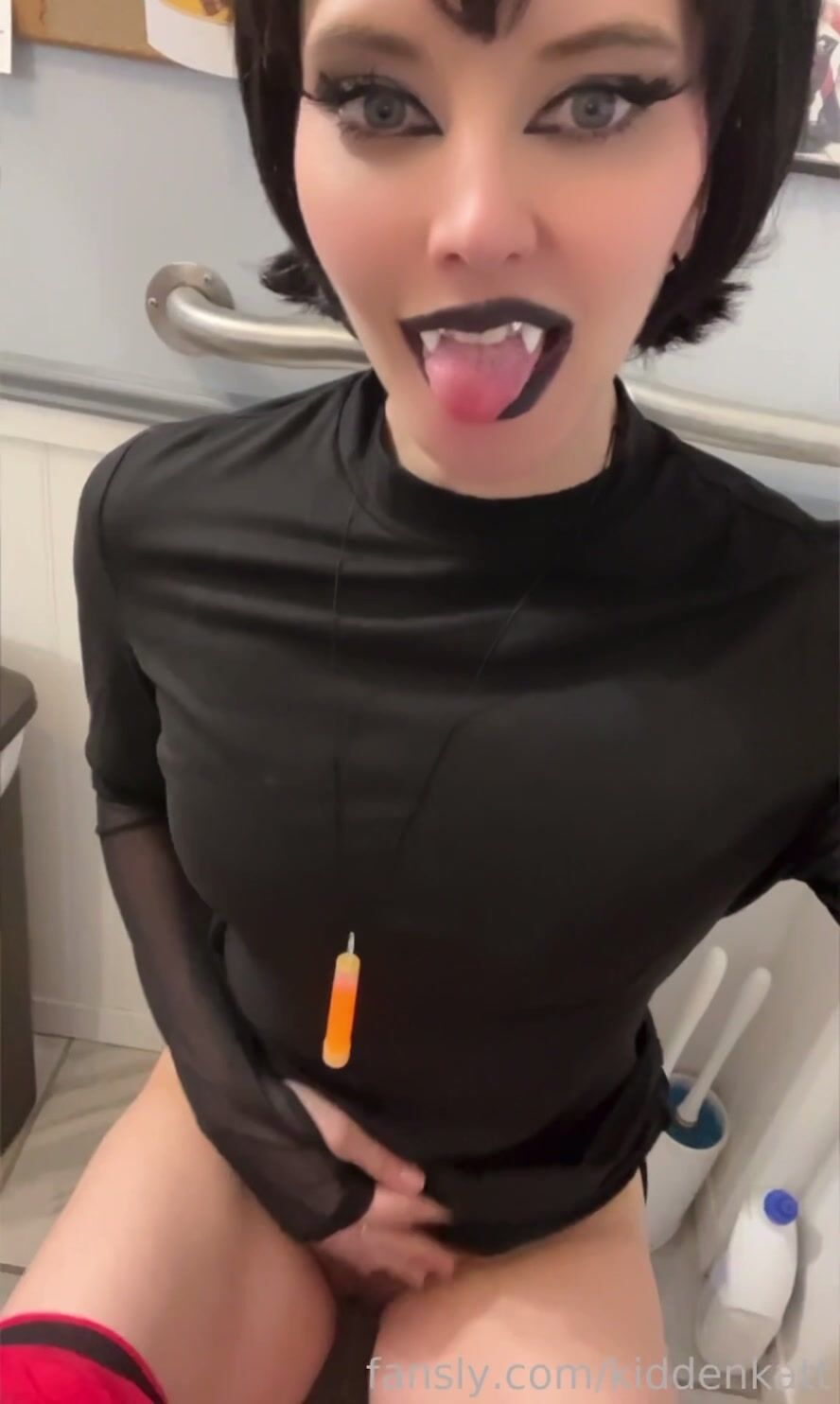 Kiddenkatt cosplay piss